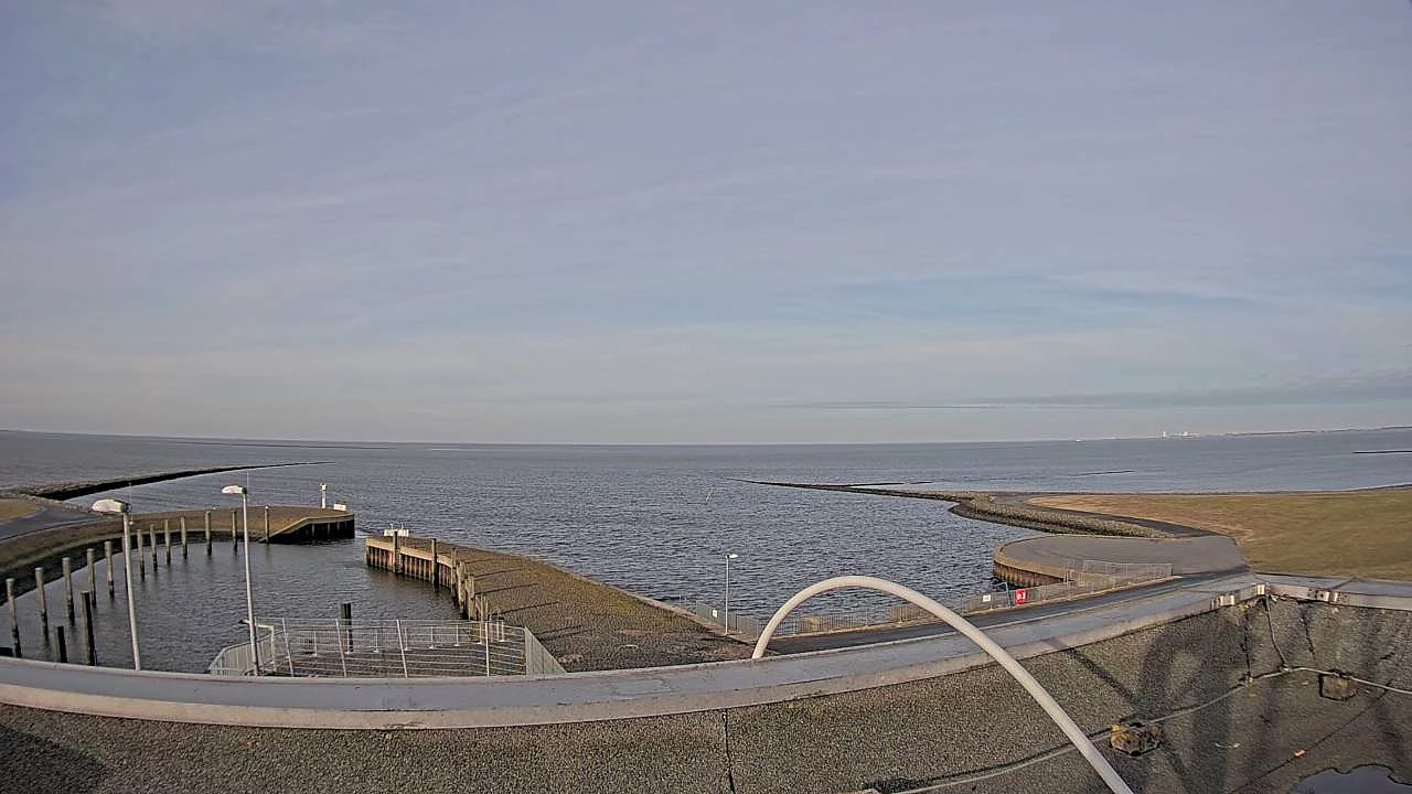 Blick über die Nordsee bei Ebbe oder Flut. Alle 15 Minuten wird eine neue Aufnahme gemacht. So kann man den Wechsel der Gezeiten verfolgen, aber auch das aktuelle Wetter sehen.