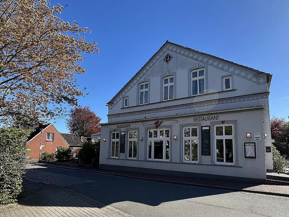 Genießen Sie moderne, gehobene Küche mit auch veganem Angebot in schöner Atmosphäre in der Brasserie V.. 